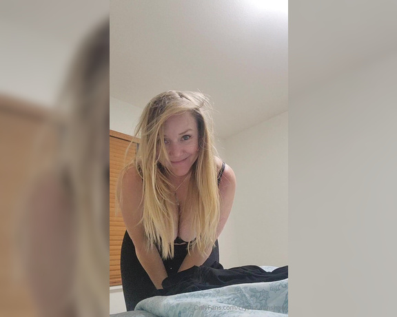 Crystal Sunshine aka crystal.sunshine - 10-08-2023 OnlyFans Video - Getting ready for bed  Hope you dont mind that I sleep in the nude and