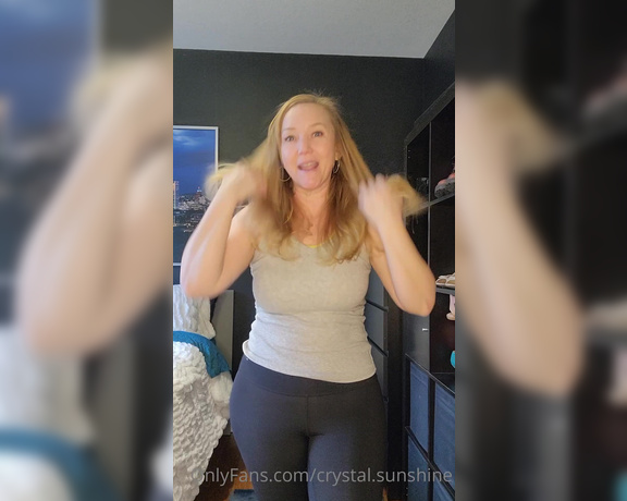 Crystal Sunshine aka crystal.sunshine - 02-01-2023 OnlyFans Video - Im not a high maintenance Milf  Hopefully you dont mind Want to see the rest