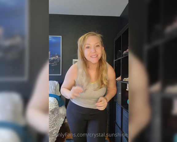 Crystal Sunshine aka crystal.sunshine - 02-01-2023 OnlyFans Video - Im not a high maintenance Milf  Hopefully you dont mind Want to see the rest