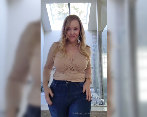 Crystal Sunshine aka crystal.sunshine - 10-30-2023 OnlyFans Video - Outfit of the day