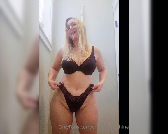 Crystal Sunshine aka crystal.sunshine - 03-26-2023 OnlyFans Video - Happy Saturdays night All dressed down and nowhere to go  Feels like a good night