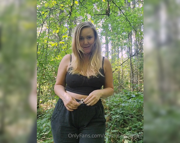 Crystal Sunshine aka crystal.sunshine - 08-15-2023 OnlyFans Video - Its a beautiful day to get new naked in nature, dont you think Have you ever