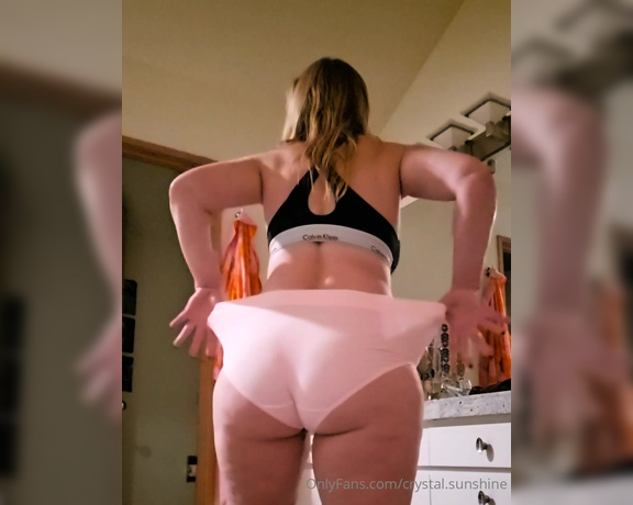 Crystal Sunshine aka crystal.sunshine - 11-28-2024 OnlyFans Video - Comfy Thanksgiving panties