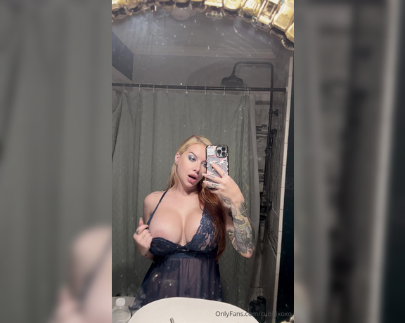 Cubbi Thompson aka cubbixoxo - 12-28-2024 OnlyFans Video - Will you join me for a shower