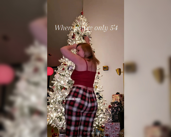 Crystal Sunshine aka crystal.sunshine - 12-21-2024 OnlyFans Video - Tis the season_2hso