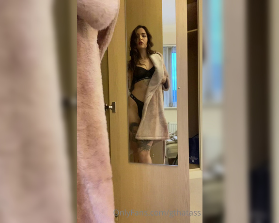 Gthatass aka gthatass - 12-01-2020 OnlyFans Video - Dressed up all cute under here