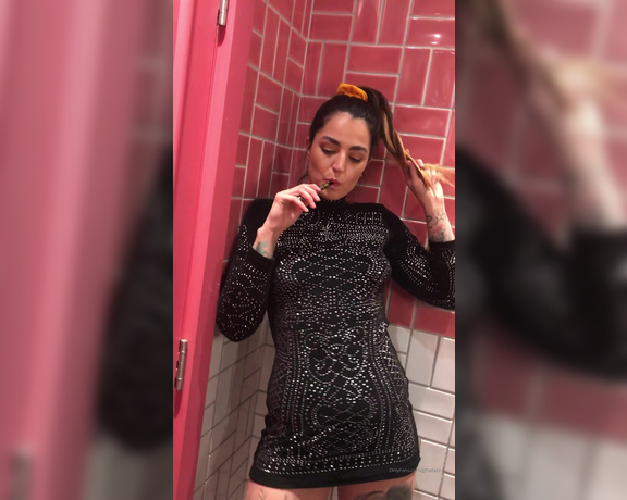 Gthatass aka gthatass - 01-26-2020 OnlyFans Video - This bathroom  gonna go back to the club just to shoot more naughty content