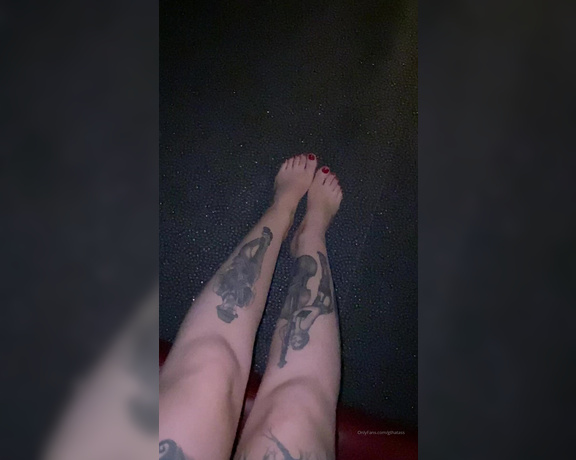 Gthatass aka gthatass - 03-08-2020 OnlyFans Video - Fetish feeling Were my foot boys  Im loving my toes, I waited weeks to get