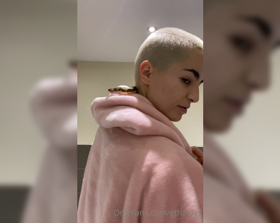 Gthatass aka gthatass - 01-22-2021 OnlyFans Video - Shes so beautiful  I have such a connection with animals, all of them