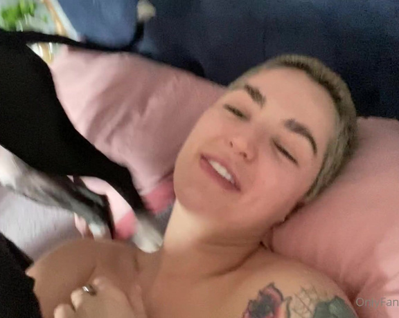 Gthatass aka gthatass - 02-12-2021 OnlyFans Video - Morning from us