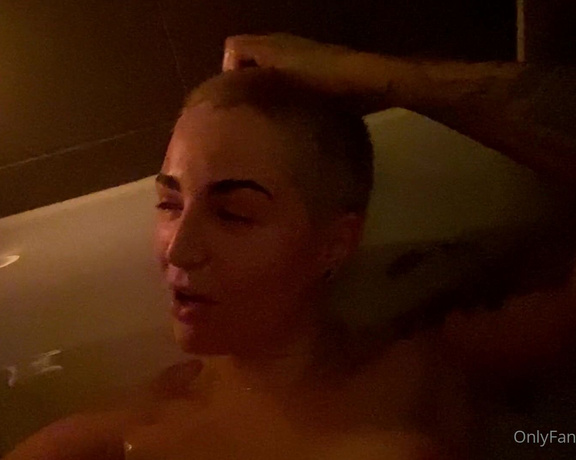 Gthatass aka gthatass - 01-20-2021 OnlyFans Video - Im in the bath  What you doing