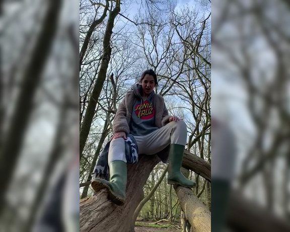 Gthatass aka gthatass - 03-21-2020 OnlyFans Video - Climbing trees and being naughty