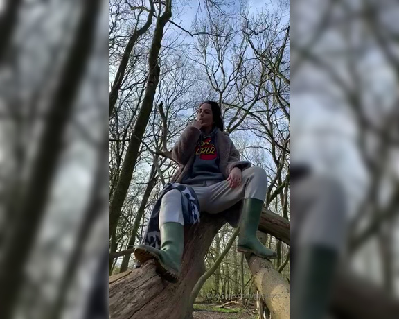 Gthatass aka gthatass - 03-21-2020 OnlyFans Video - Climbing trees and being naughty