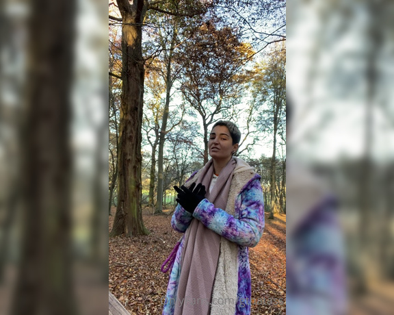 Gthatass aka gthatass - 11-23-2021 OnlyFans Video - A little sing in the woods