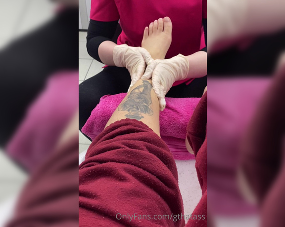 Gthatass aka gthatass - 10-31-2021 OnlyFans Video - Pay for my pedicure please