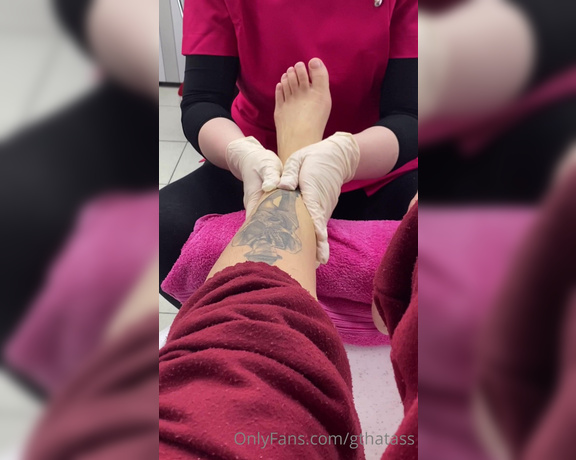 Gthatass aka gthatass - 10-31-2021 OnlyFans Video - Pay for my pedicure please