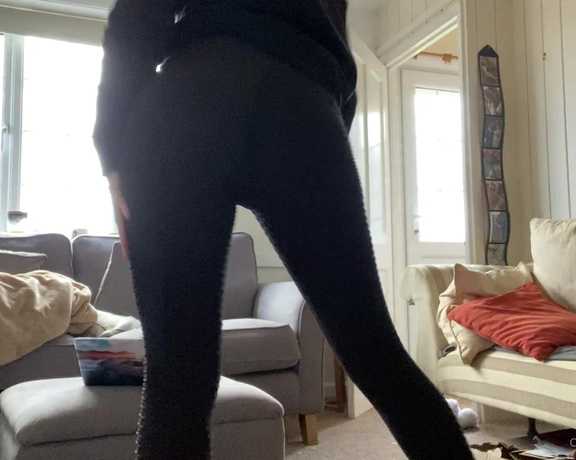 Gthatass aka gthatass - 04-12-2020 OnlyFans Video - Danm I love my new yoga pants