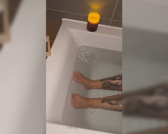 Gthatass aka gthatass - 02-18-2022 OnlyFans Video - I really did have a lovely bath today  its a lot different to the ice_bath