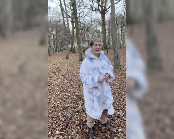 Gthatass aka gthatass - 12-08-2022 OnlyFans Video - Just me singing in the woods, I would of got naked but its December and 0