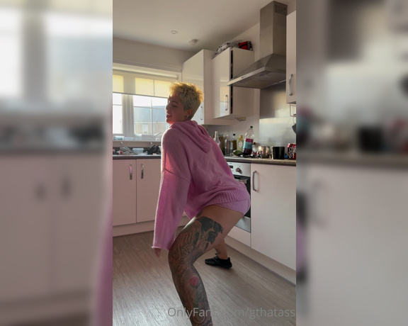 Gthatass aka gthatass - 06-05-2023 OnlyFans Video - Dancing in my pals kitchen  Im dancing to the golden hour sunset