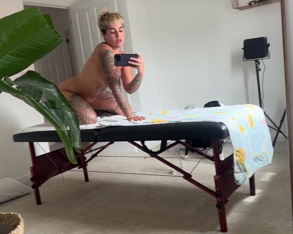 Gthatass aka gthatass - 07-24-2024 OnlyFans Video - Will you worship me on this massage table  pretty please