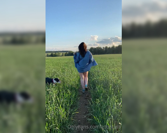 Gthatass aka gthatass - 08-28-2020 OnlyFans Video - Being silly with the bestie Public naughtiness