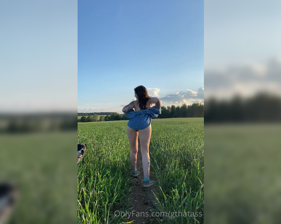 Gthatass aka gthatass - 08-28-2020 OnlyFans Video - Being silly with the bestie Public naughtiness