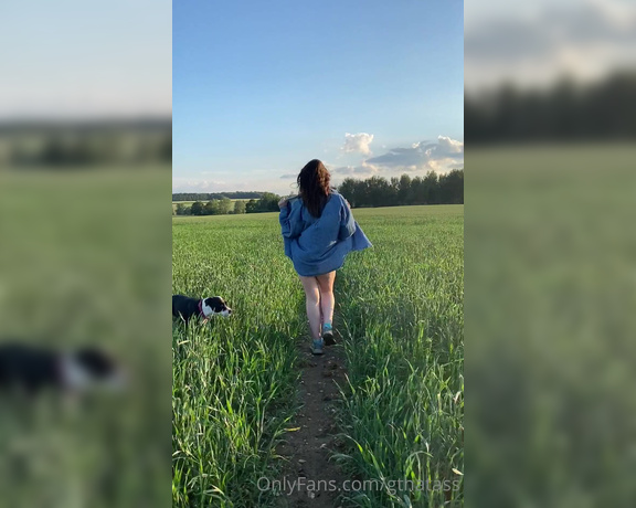 Gthatass aka gthatass - 06-18-2020 OnlyFans Video - My friend dared me to strip bare in the field, not to far from the road