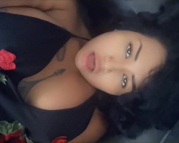 MayaLynn aka maya_lynn88 - 02-12-2022 OnlyFans Video - Happy Saturday babes you wanna see me soak the sheets dont you