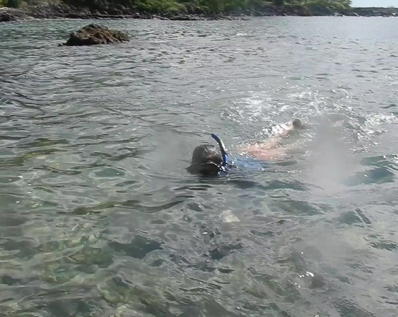 Zoe Bloom aka zoebloomxxx - 11-24-2018 OnlyFans Video - Snorkeling fun in Hawaii