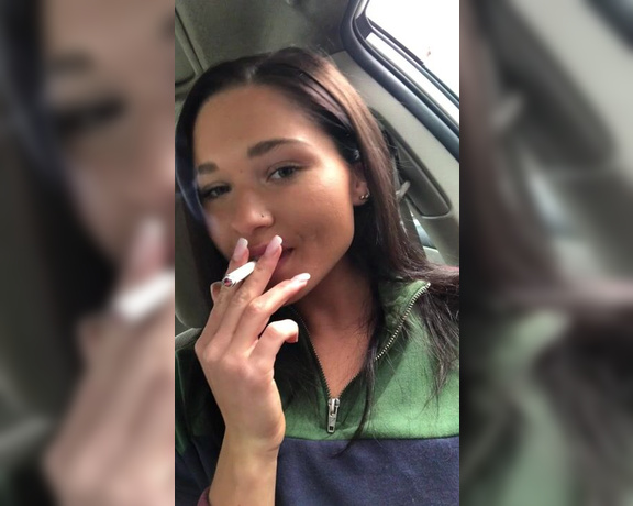 Zoe Bloom aka zoebloomxxx - 12-12-2018 OnlyFans Video - Smoking a cig