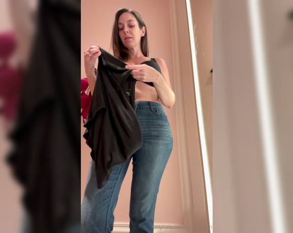 Good Lord Lori aka goodlordlori - 10-07-2024 OnlyFans Video - Were in the fitting room for a new bra try_on I try on 4 bras well,