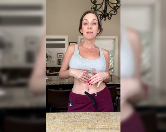 Good Lord Lori aka goodlordlori - 10-07-2024 OnlyFans Video - Weekend update, a day late Football, dirt daubers, and swearing like a sailor