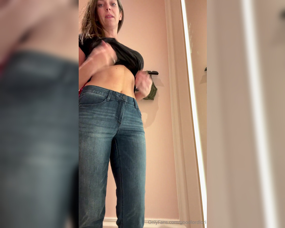 Good Lord Lori aka goodlordlori - 12-23-2024 OnlyFans Video - VS Bra Try_On Join me in the fitting room as I try on various sizes until