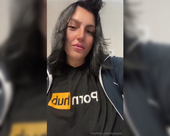 Lauraizzo aka lauraizzo - 12-08-2024 OnlyFans Video - Per festeggiare la domenica si va a pranzo fuori e io ho voglia di fare la