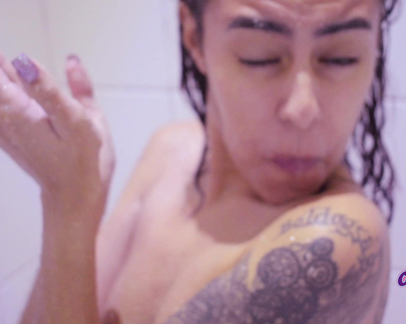 Salmakia - Getting we in the shower-Big boobs