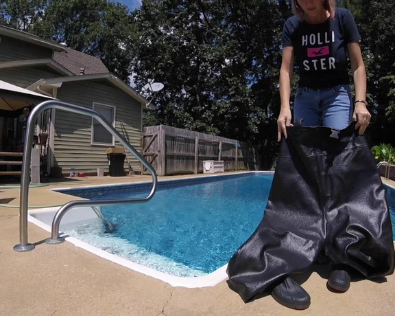 BuddahsPlayground - Waders in Cold Pool, Wet Look, Outdoors, Rubber Fetish, ManyVids