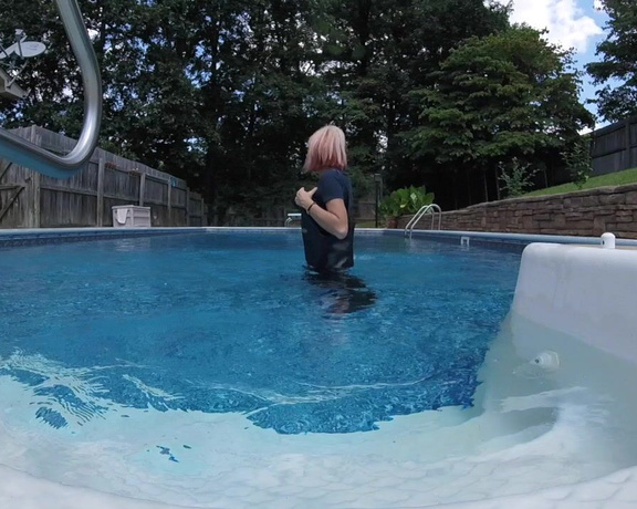 BuddahsPlayground - Waders in Cold Pool, Wet Look, Outdoors, Rubber Fetish, ManyVids