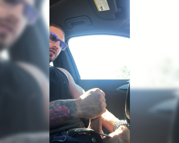 Quintonjames - Got so horny in my car I couldnt resist 9U (12.09.2018)