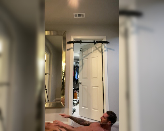 Quintonjames - A little quick naked workout pump ! w (21.10.2019)