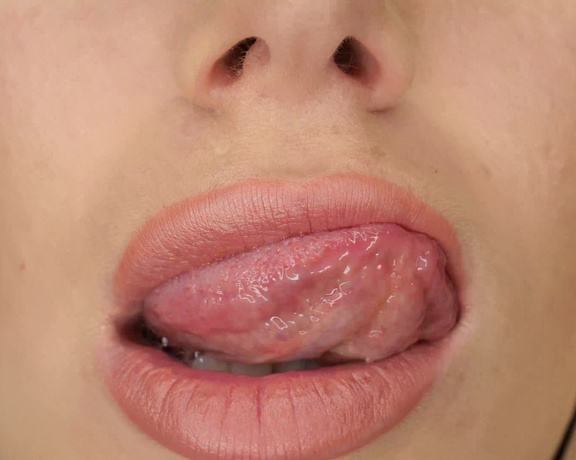 Danielle Maye XXX - Beautiful Lips Custom, Lip Fetish, Mouth Fetish, Close-Ups, Tongue Fetish, ManyVids