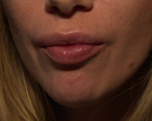 Danielle Maye XXX - Close Up Chocolate Eating, Mouth Fetish, Tongue Fetish, Teeth, Throat Fetish, Extreme Close-ups, ManyVids