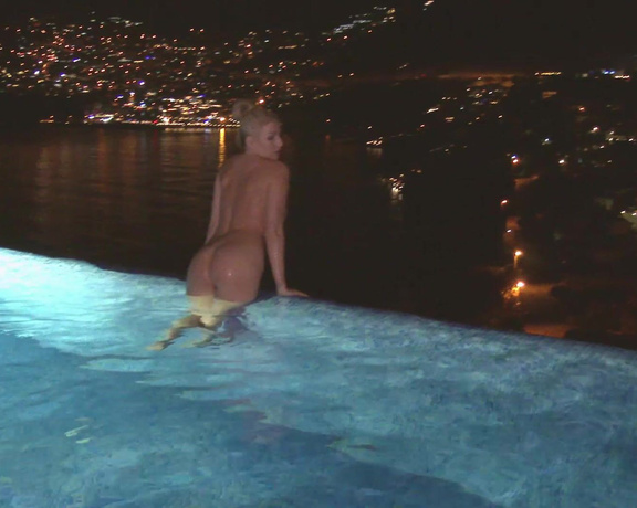 Danielle Maye XXX - Late Night Skinny Dip With A VIew, Swimming, Nudity/Naked, Outdoors, Big Tits, Ass, ManyVids