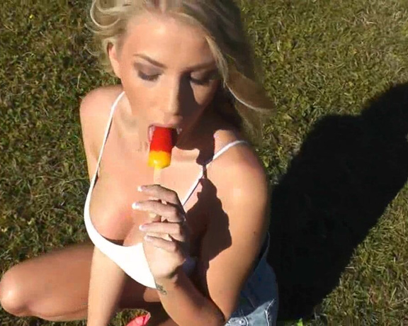Danielle Maye XXX - Lollypop, Lollipop Lickers, Blonde, Down Blouse, Ice Fetish, Licking, ManyVids
