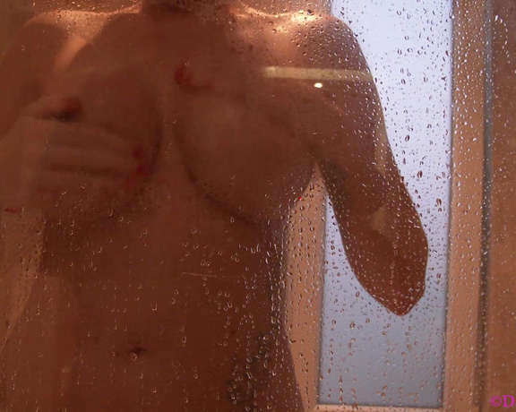 Danielle Maye XXX - Mummy Shower Tease, Big Tits, Mother’s Day, Shower, Taboo, Voyeur, ManyVids