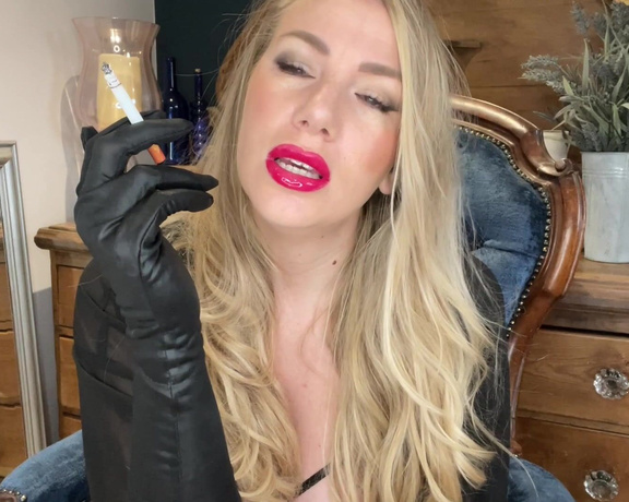 Danielle Maye XXX - Smoking fantasy, BBW Smoking, Gloves, Wrist Watch Fetish, ManyVids