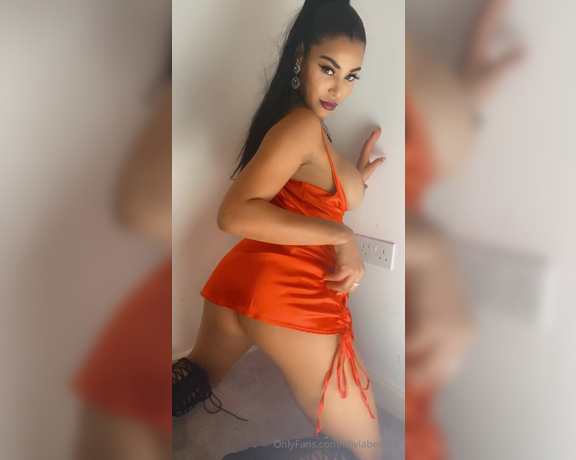 Oliviaberzinc - Who’s ready for tonight’s filthy video in the DMs Unlock this video from sO (27.04.2020)