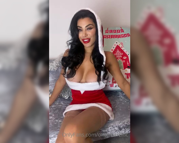 Oliviaberzinc - Who wants a pair of my worn panties! Find out how you can get your hands L (19.12.2020)