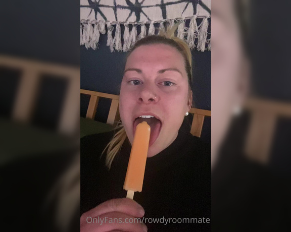 Rowdyroommate - My favorite phallic food to say I’m constantly thinking about dick would O (30.03.2021)