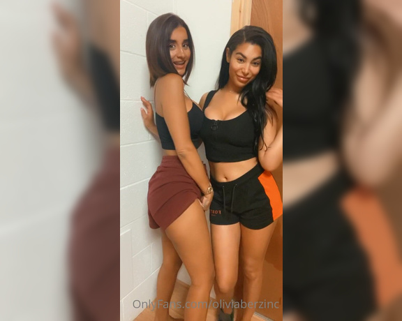 Oliviaberzinc - Wanna see more It’s in your dm ready and waiting Me and Priya start off i (27.05.2020)